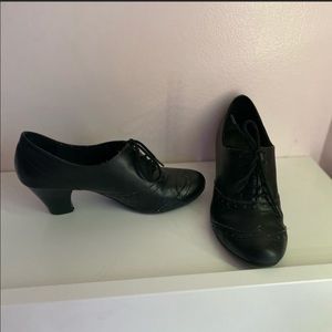 Lolita style lace up shoes